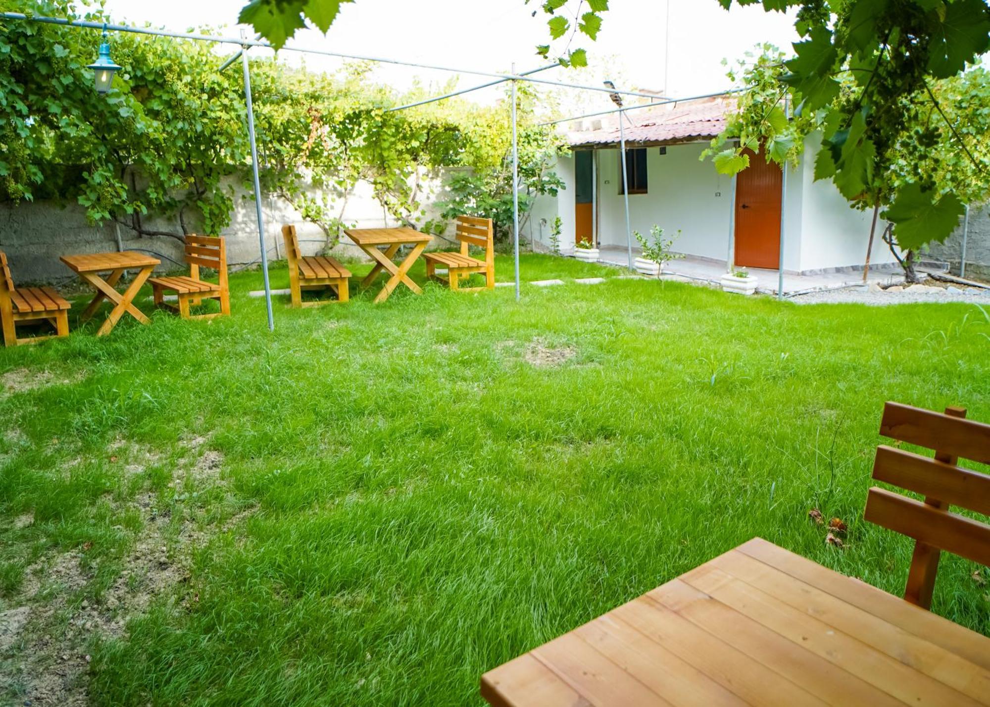 Kalpazo Kaja Vila Garden Golem  Kültér fotó