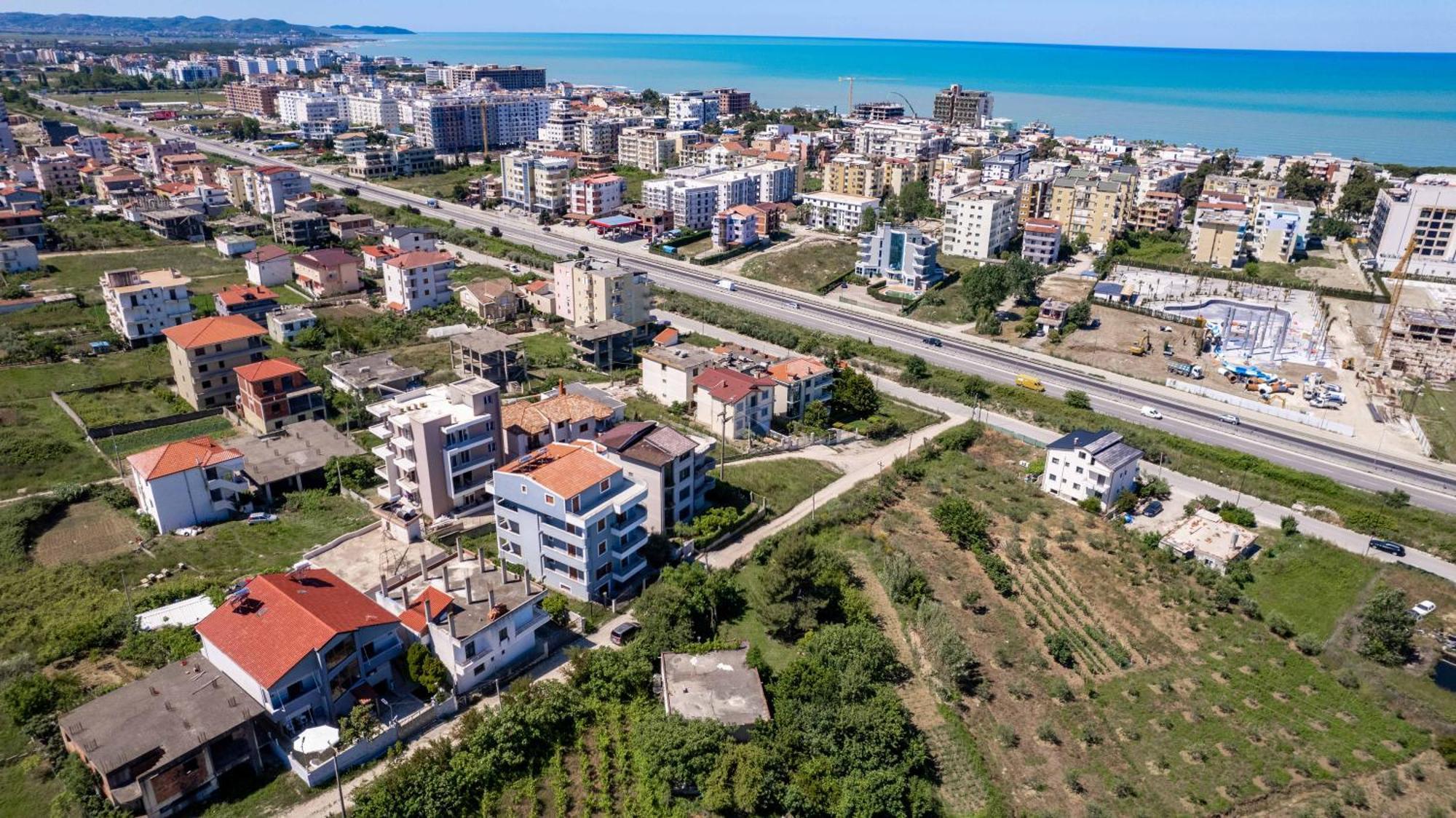 Kalpazo Kaja Vila Garden Golem  Kültér fotó
